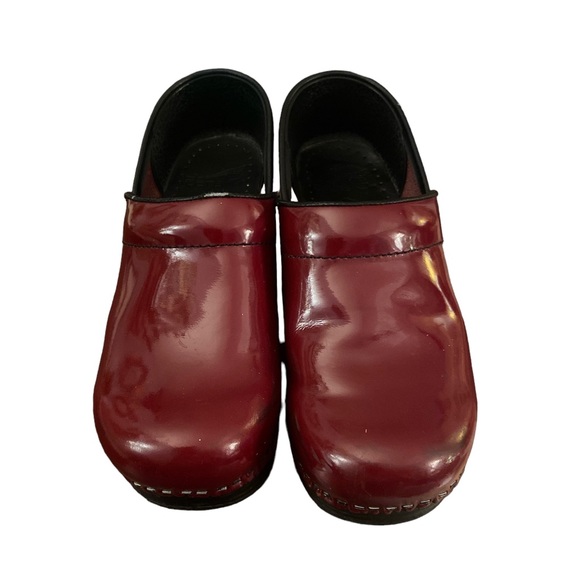 Dansko Women’s Clogs Size 36 Burgundy Patent Leather - Picture 6 of 8